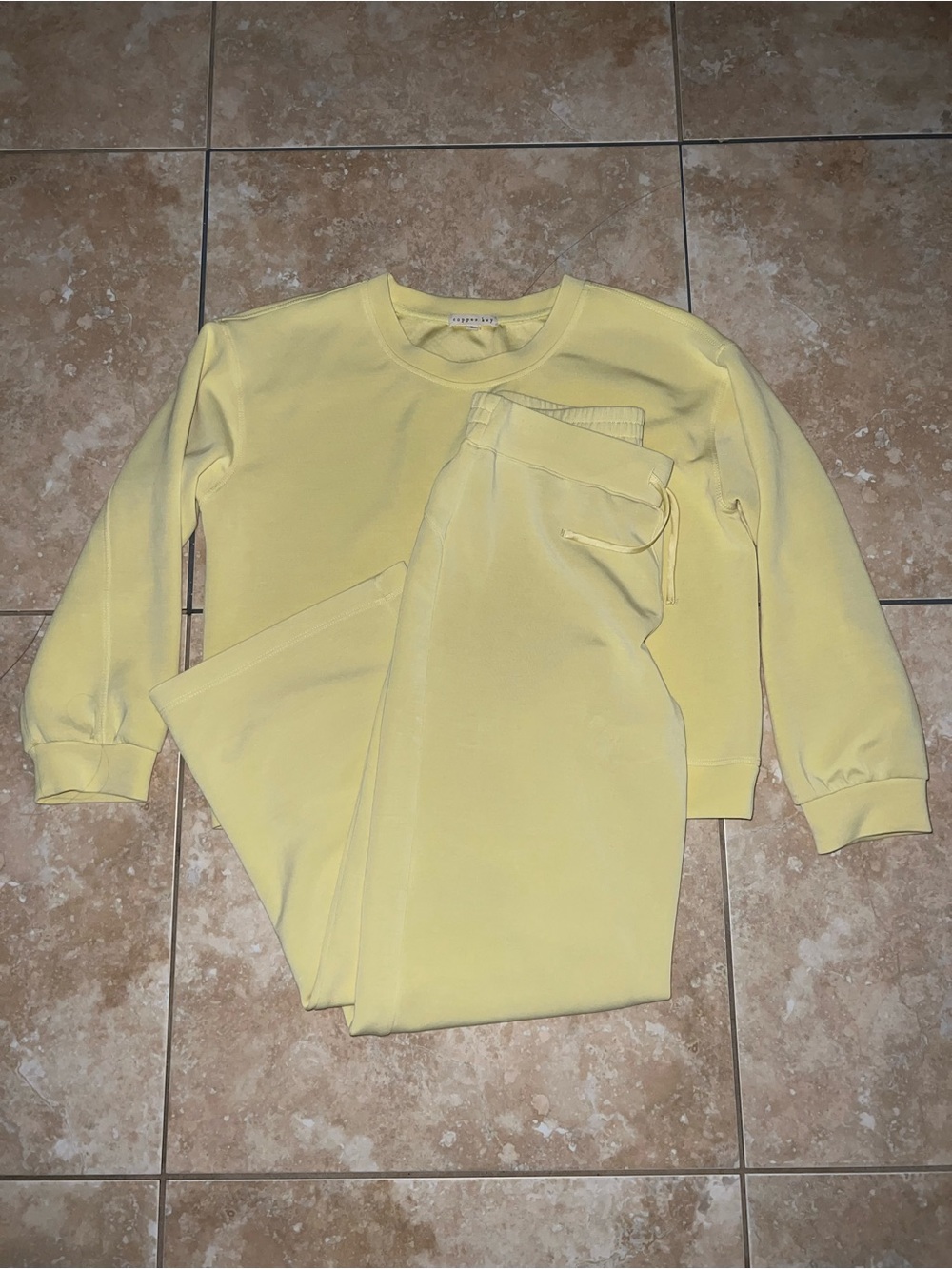 Copper Key Juniors XL Pale Yellow Crewneck Sweatshirt & Joggers Set